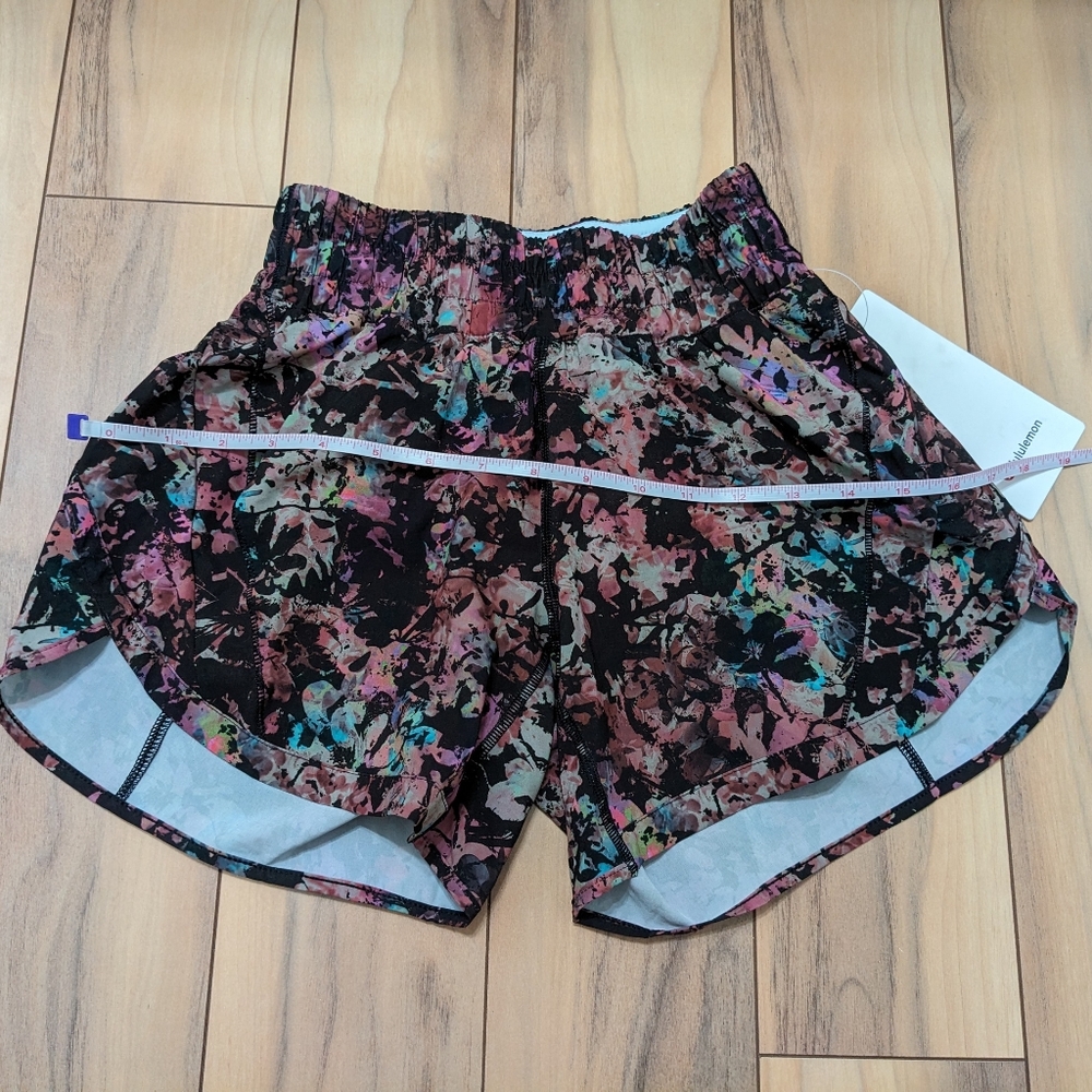 NWT! Lululemon Track That MR Shorts 5" Lines In Stencil Blossom Size 2 - Picture 7 of 16